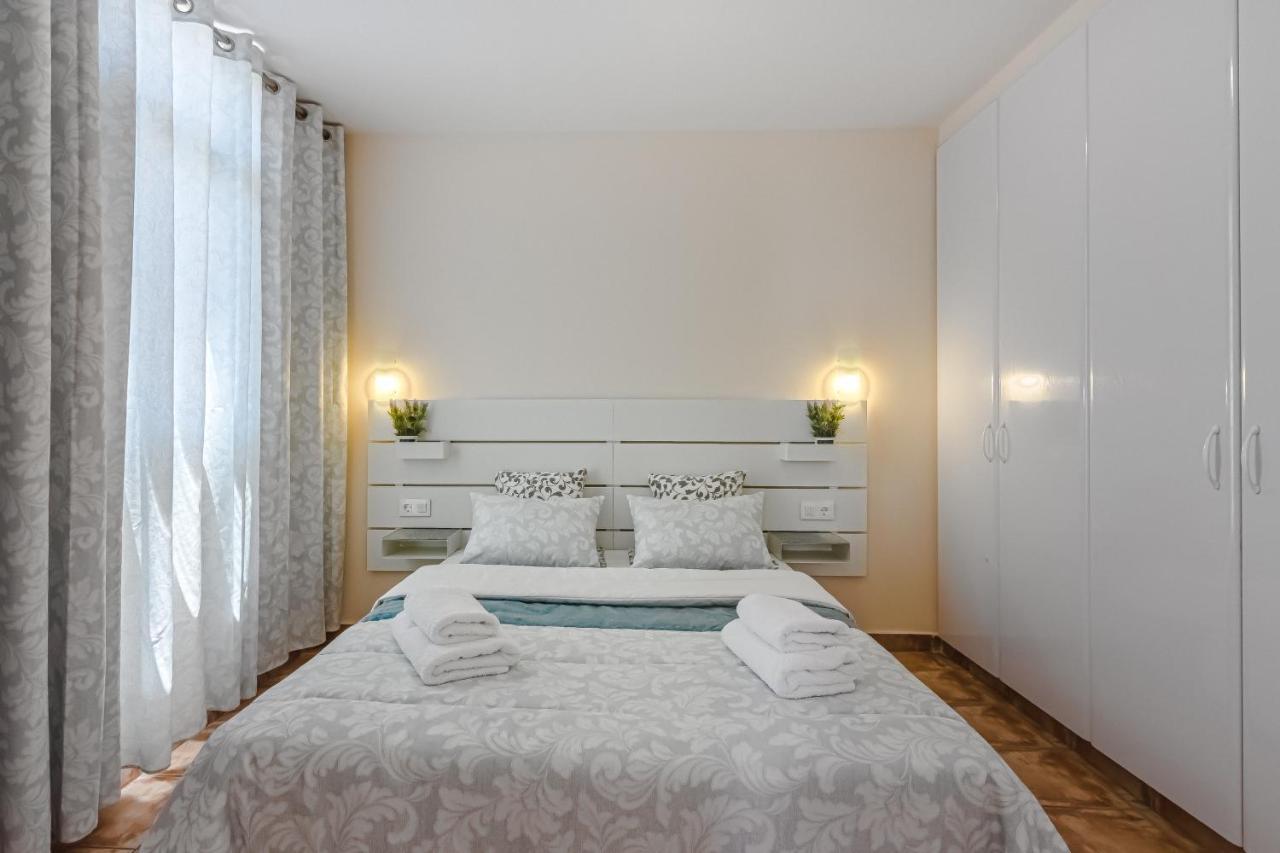 Apartment Apart America - 150 Meters From The Beach, Free Wi-Fi Arona  Zewnętrze zdjęcie
