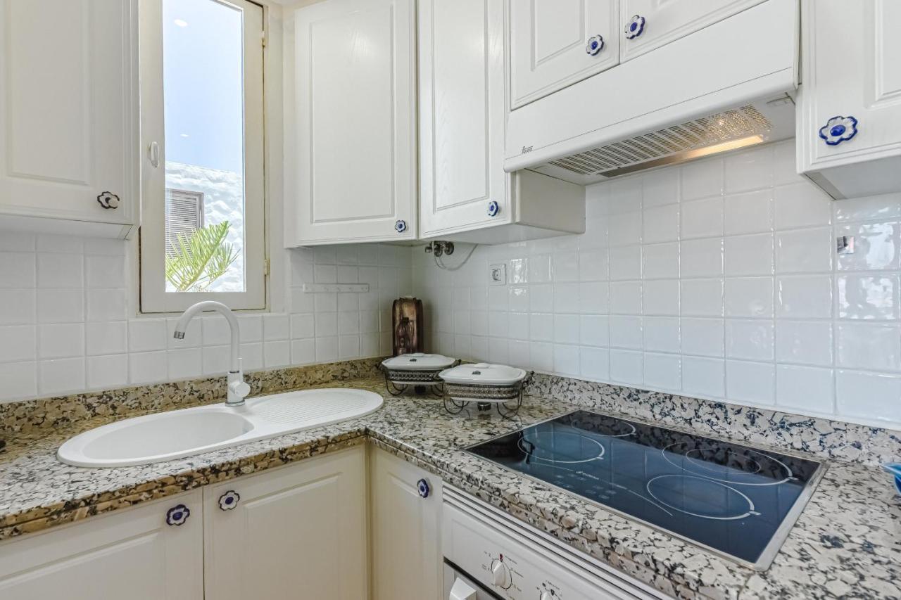 Apartment Apart America - 150 Meters From The Beach, Free Wi-Fi Arona  Zewnętrze zdjęcie