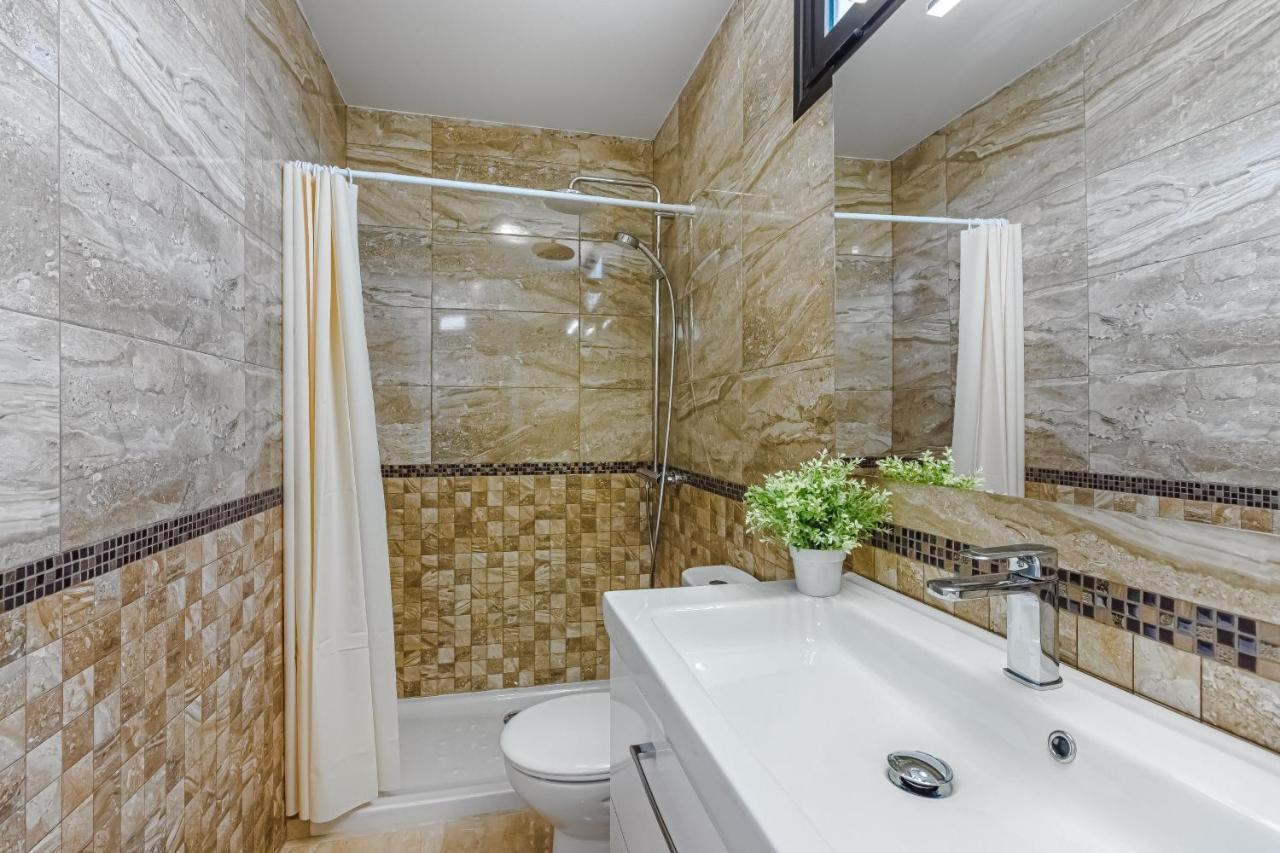 Apartment Apart America - 150 Meters From The Beach, Free Wi-Fi Arona  Zewnętrze zdjęcie