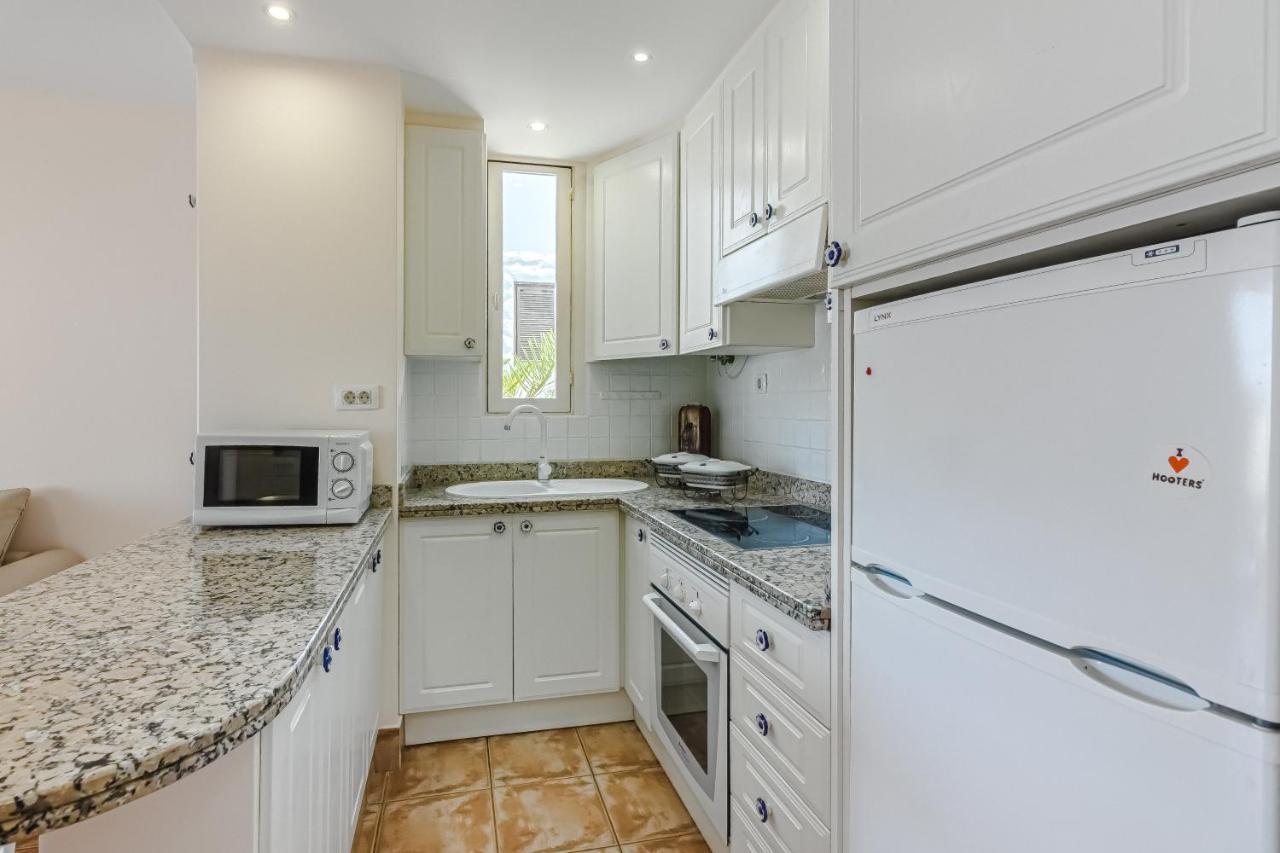 Apartment Apart America - 150 Meters From The Beach, Free Wi-Fi Arona  Zewnętrze zdjęcie